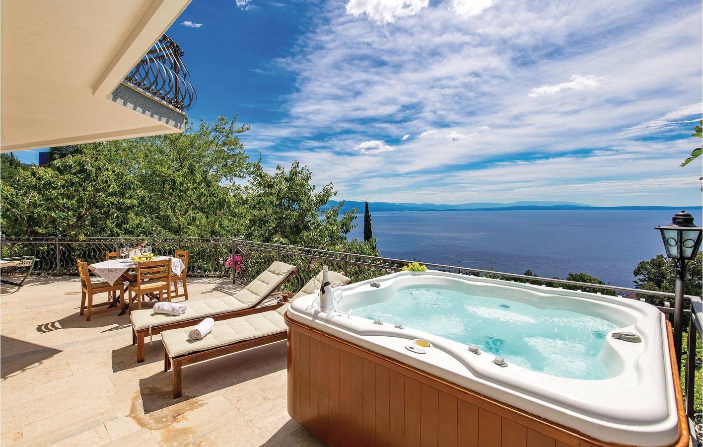 Ganze Ferienwohnung, Charmantes Apartment mit einem Schlafzimmer in Opatija: In Küstennähe und mit guter Gastronomie in Općina Matulji, Opatija Riviera