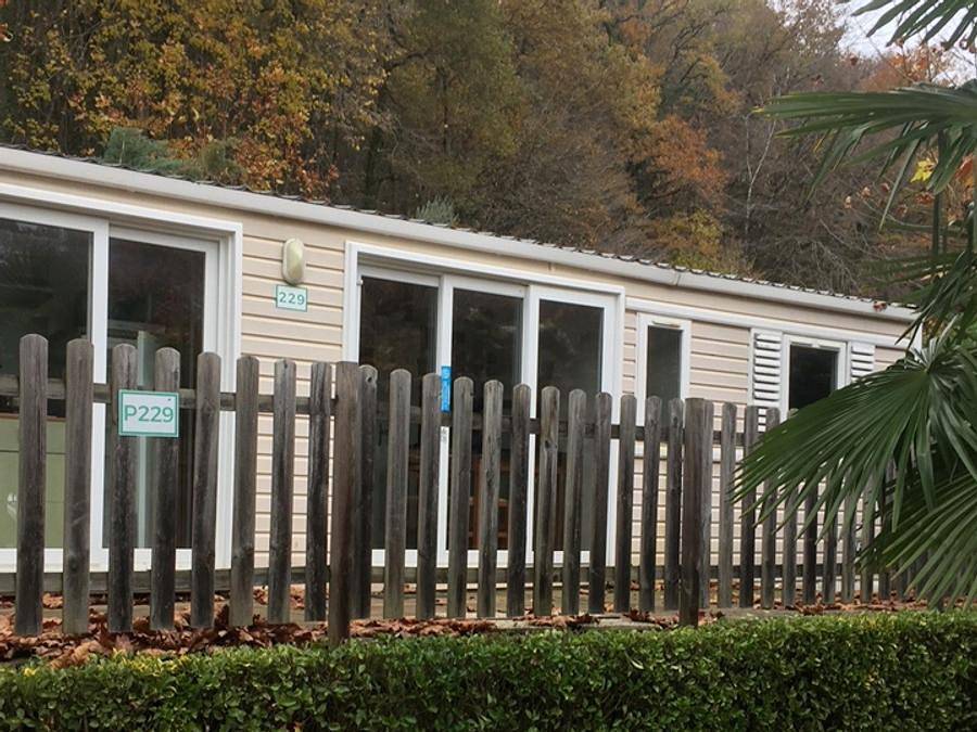 Camping Château du Gibanel - Mobilhome 6 personnes - Loisir Confort - 3 chambres 6 pers in Saint-Martial-Entraygues, Région de Tulle