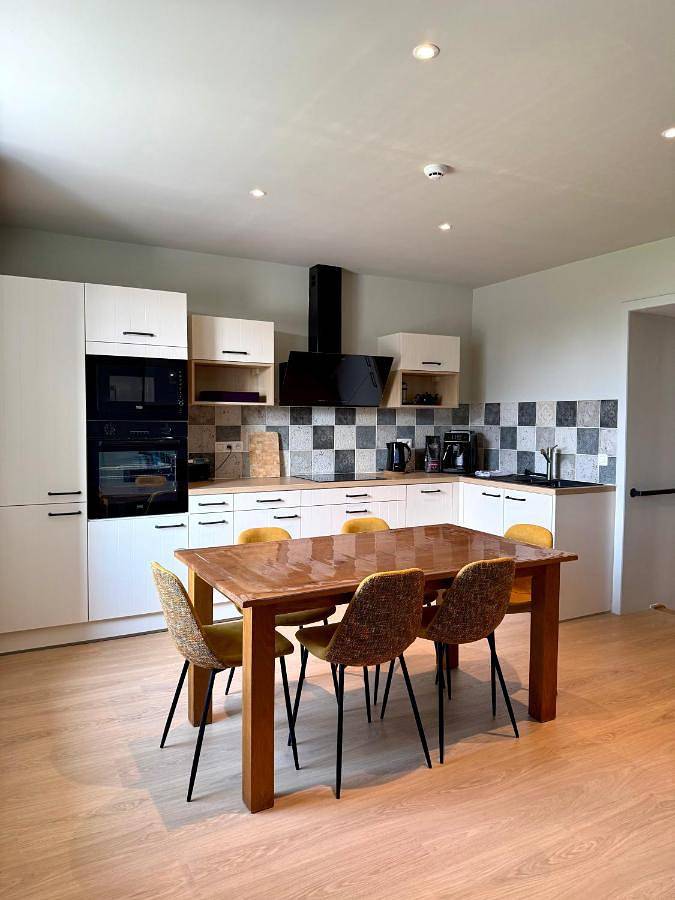 Gîte pour 6 personnes, avec vue et terrasse dans Lustin - 4