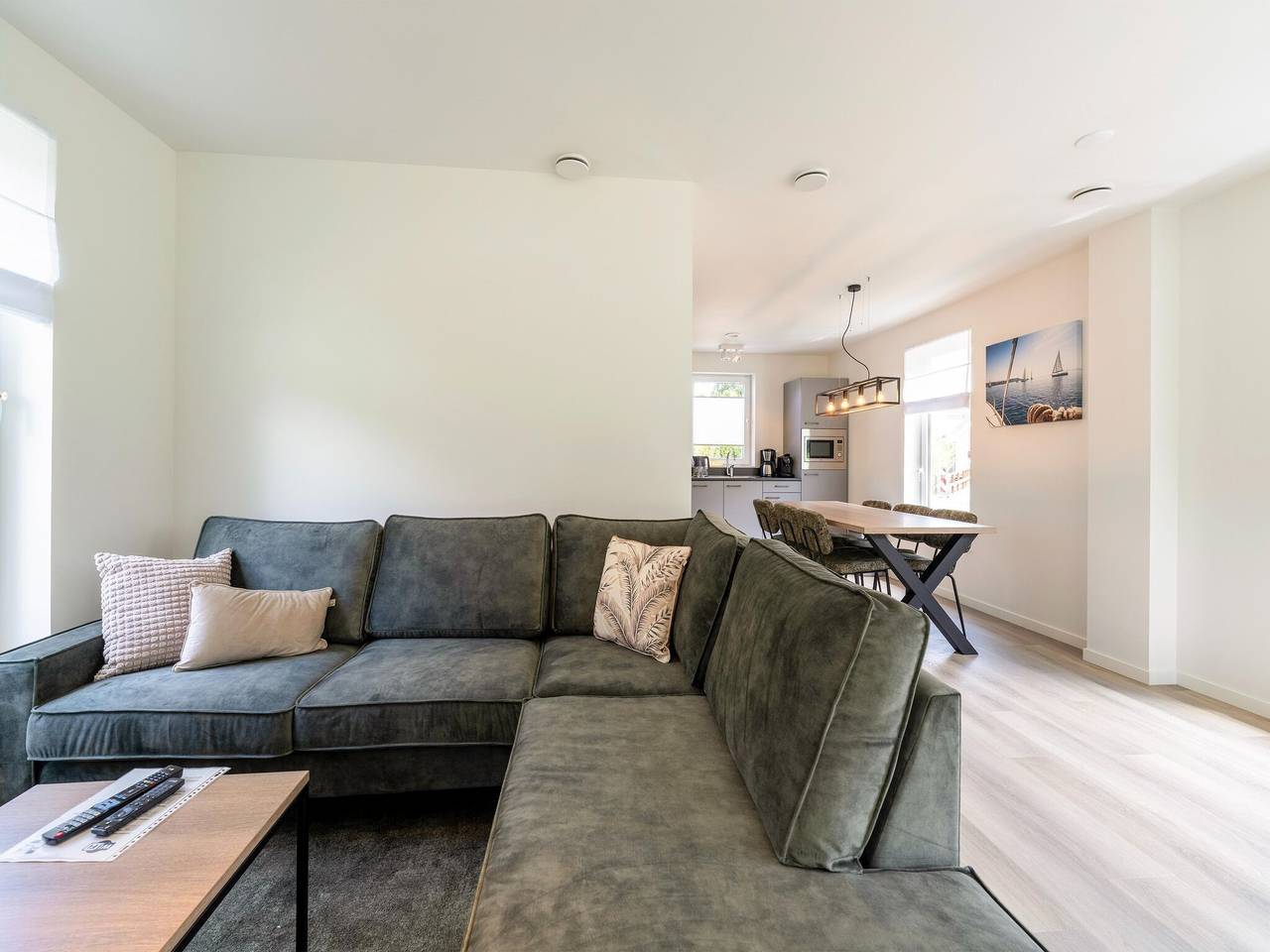 Waterside Retreat Sauna, Tuin en Vissteiger in Bernisse, Nederlandse Noordzeekust