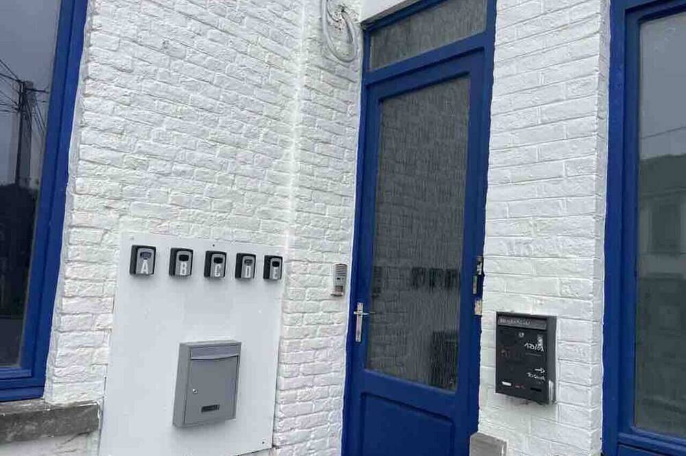 Geheel appartement, Station 173 E Bruxelles-charleroi-airport in Ransart, Charleroi