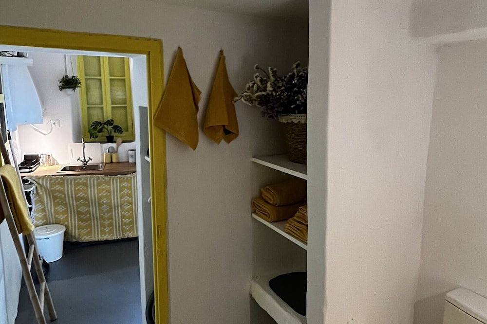 Camaraki Yellow House,Serifos in Cicladi