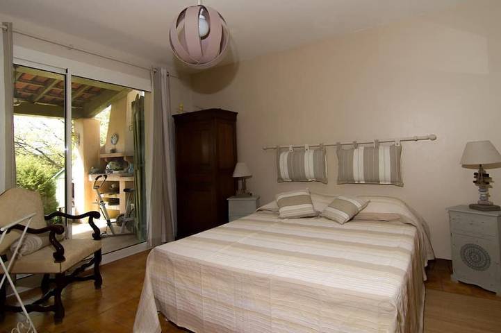 Location de vacances pour 6 personnes, avec jardin et terrasse, animaux acceptés à Forcalqueiret - 2