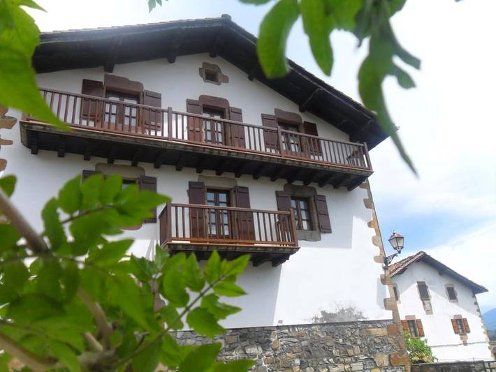 Casa rural para 8 personas, con jardín además de vistas y balcón en Valle de Baztan - 2