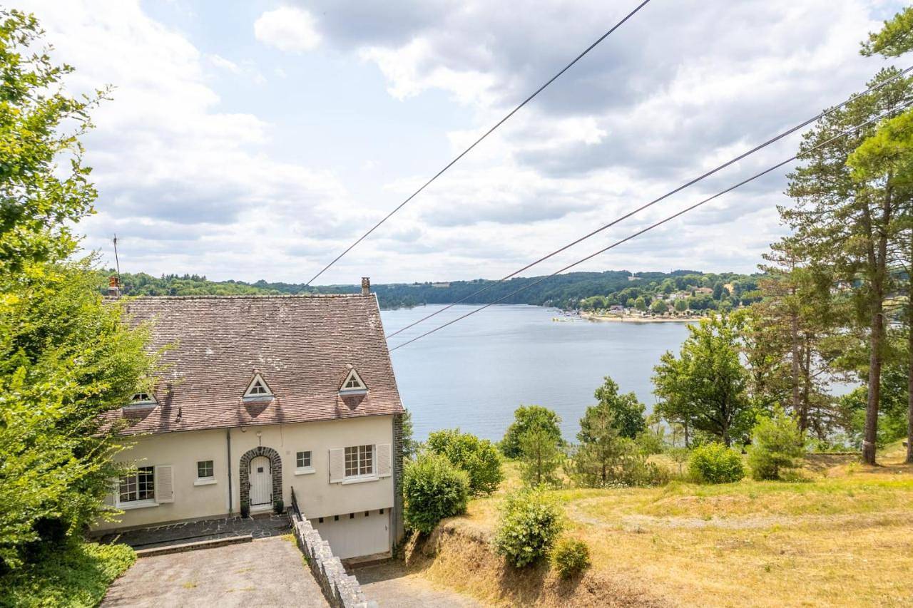 La Pause au Bord du Lac - Ponton privé - Baignade depuis le Ponton in Cuzion, Région de La Châtre