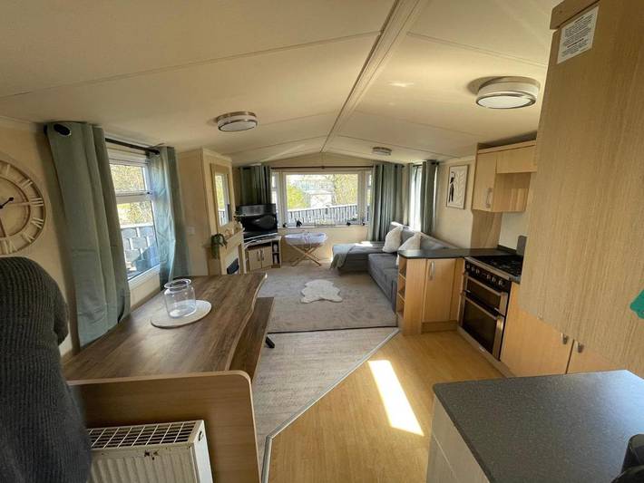 Glamping for 8 people, with sauna and garden as well as pool in Northamptonshire