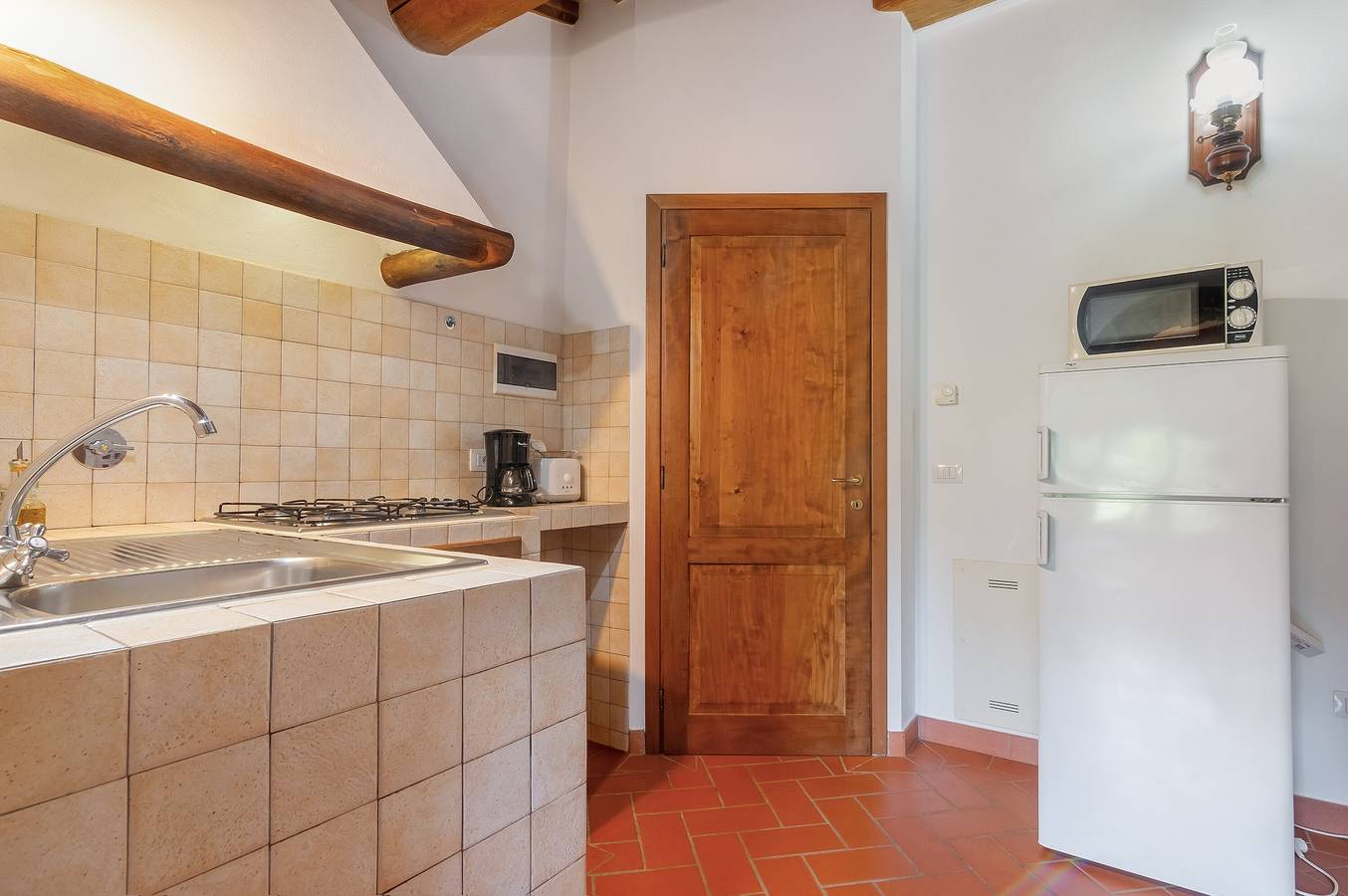Appartamento intero, Podere Papèra - Appartamento 'Cavallo Flat' con vista sulle montagne, Wi-Fi e aria condizionata in Mercatale, Chianti