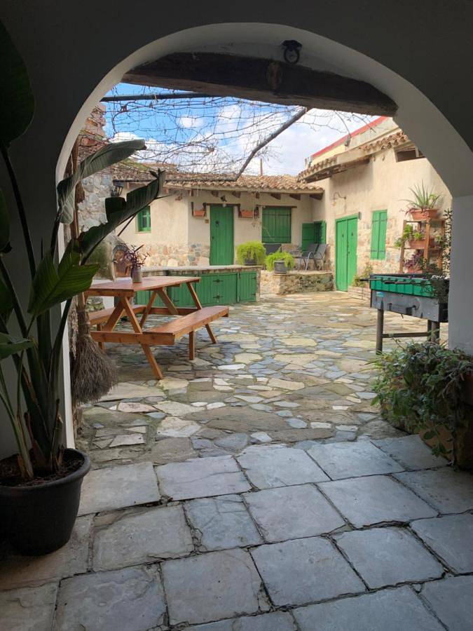 Gîte pour 10 personnes, avec piscine ainsi que vue et jardin