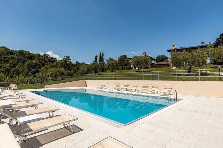Residence per 6 persone, con giardino e terrazza nonché vista lago - 1