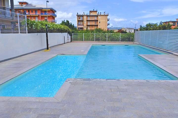 Gîte pour 6 personnes, avec piscine et terrasse, adapté aux familles à Borghetto Santo Spirito - 2