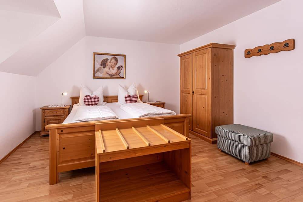 Ganze Wohnung, Ferienwohnung-5 Personen, 80qm,  3 Schlafzimmer, 2 Bäder,  Balkon, Alleinlage mit Bergblick in Bad Reichenhall, Berchtesgadener Alpen