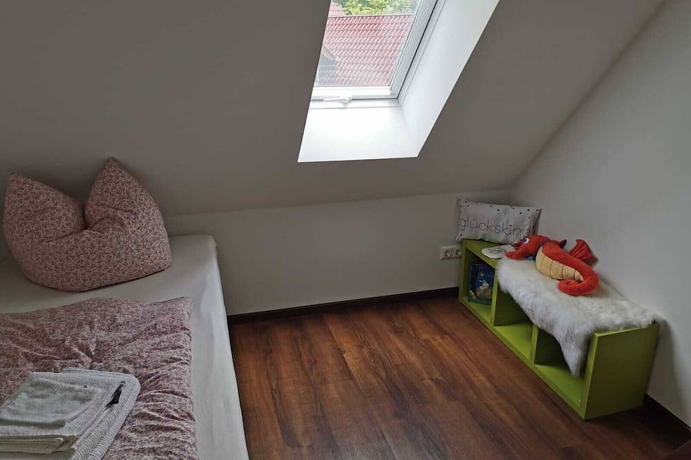 Ganze Wohnung, Urlaub am Mittelpunkt. Frisch sanierte Ferienwohung in der ehemaligen Bäckerei in Vogtei, Hainich