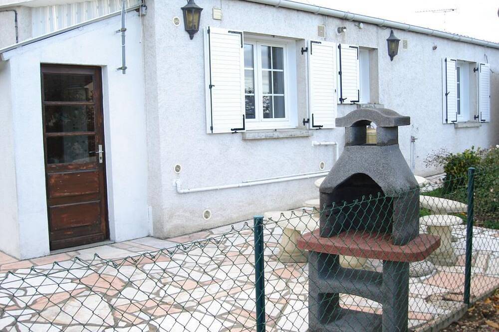 Gîte au cœur des châteaux de la Loire, jardin privé, garage, 2 chambres, proche Chambord et Beauval in Huisseau-sur-Cosson, Région de Blois