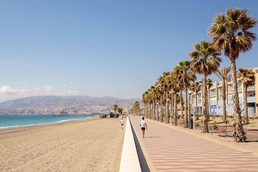Apartment 100 m from the beach. With outdoor shower. in Almería, Costa de Almería