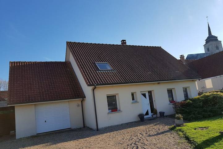 Location de vacances pour 8 personnes, avec terrasse et jardin, animaux acceptés à Aix-en-Issart