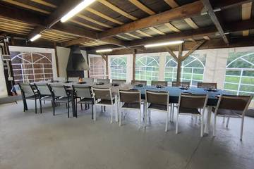 Gîte pour 10 personnes, avec jacuzzi et jardin à Manneville-la-Raoult