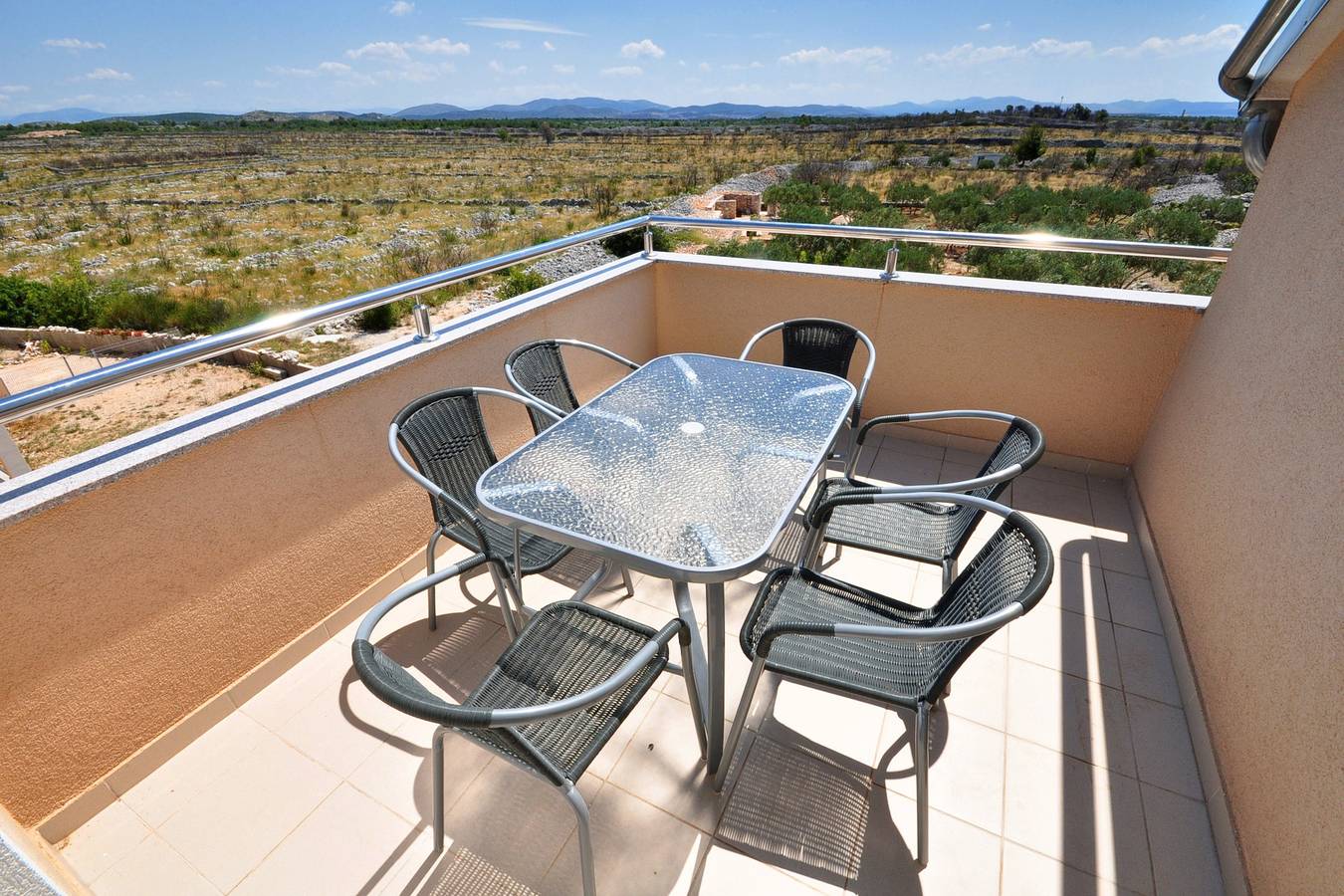 Ganze Wohnung, 2-Zimmer-Ferienwohnung mit Terrasse Vodice -b in Vodice, Šibenik-Knin