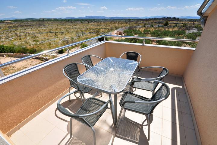 Vakantiewoning voor 7 personen, met balkon/terras, met huisdier in Vodice