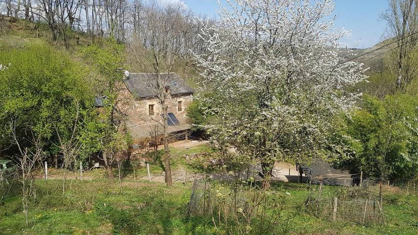 Location de vacances pour 8 personnes, avec Terrasse ainsi que Jardin et Vue à Valady