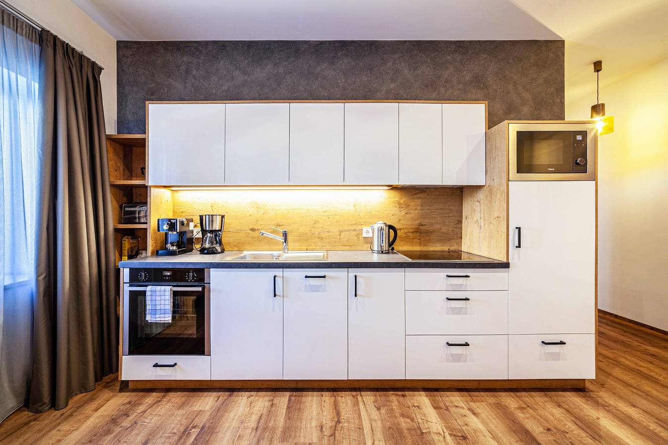 Ganze Wohnung, Ferienwohnung "Appartements König - The Queen 1st" mit Privater Terrasse und Wlan in Meran, Texelgruppe