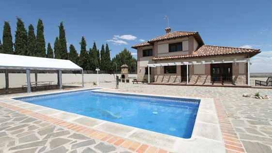 Casa rural para 18 personas, con vistas y vistas al lago además de jardín y piscina, Se admiten mascotas en La Sagra - 2
