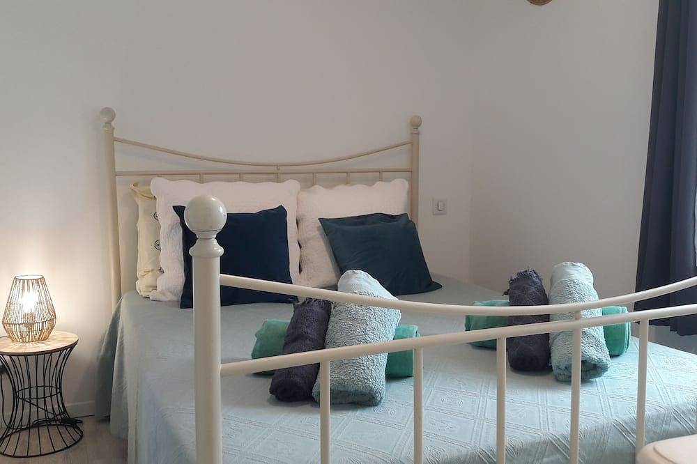 Oustaou Du Gayet, charming gîte with private pool in Lourmarin, Parque natural regional del Luberon