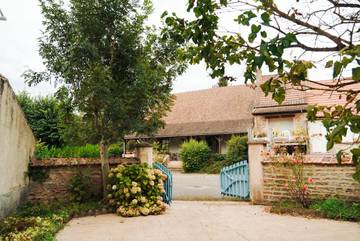 Gîte pour 4 personnes, avec balcon et vue à Saint-Léger-sur-Dheune