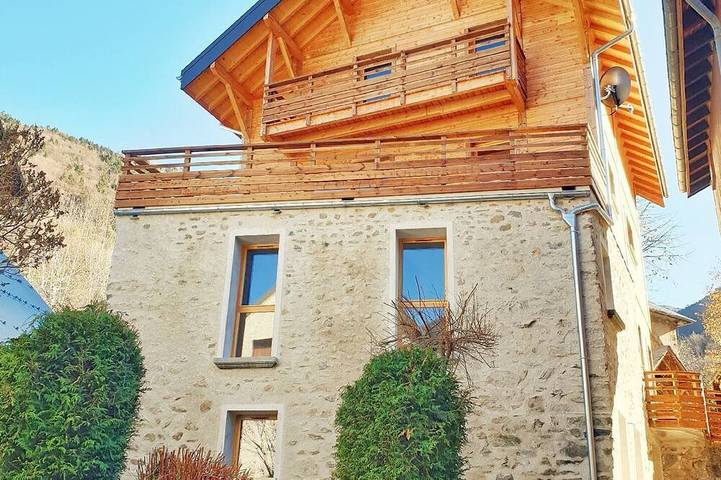 Chalet pour 8 personnes, avec balcon à Oz