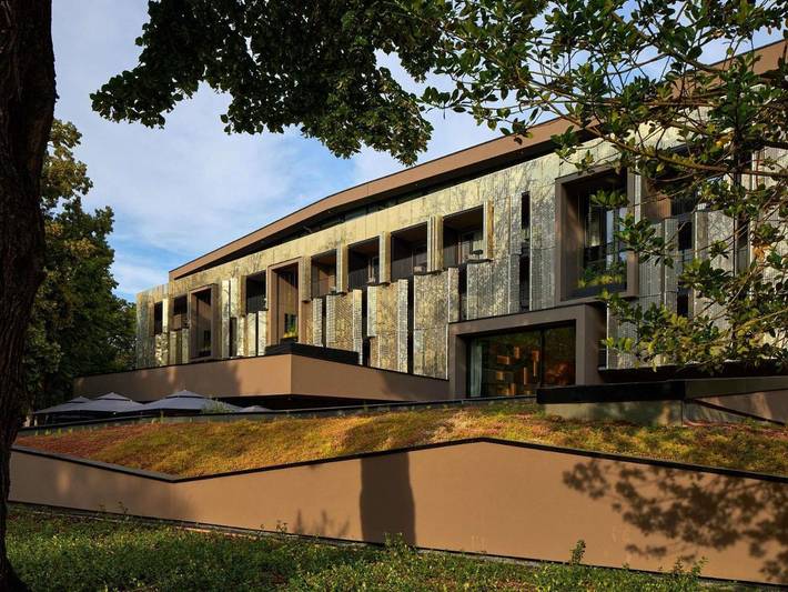 Hotel für 2 Personen, mit Balkon und Whirlpool sowie Terrasse und Pool