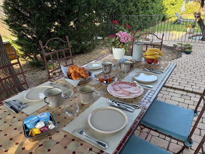 Chambre d’hôte pour 4 personnes, avec jardin ainsi que vue et piscine à Monteux - 3