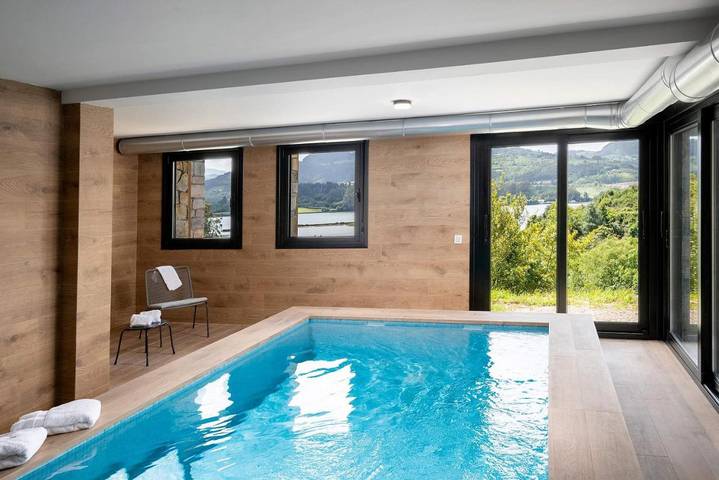 Chalet para 10 personas, con Balcón y Terraza además de Jardín y Piscina en Villaviciosa 