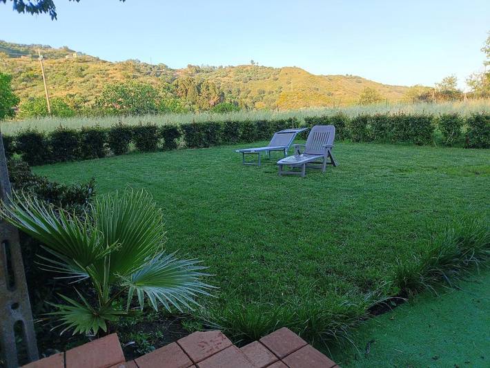 Location de vacances pour 6 personnes, avec Terrasse ainsi que Piscine et Vue à Piedimonte Etneo - 2
