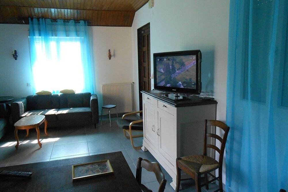 Village House With Beautiful View Of The Valley, Hiking Trail, Gorge in Vieussan, Béziers und Umgebung