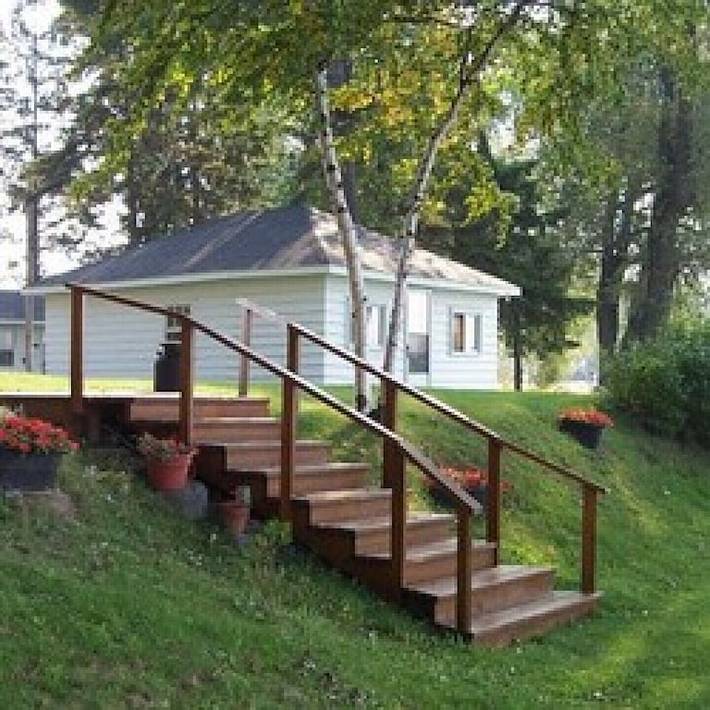 Hotel for 5 people in Lake Ontario (Canada)