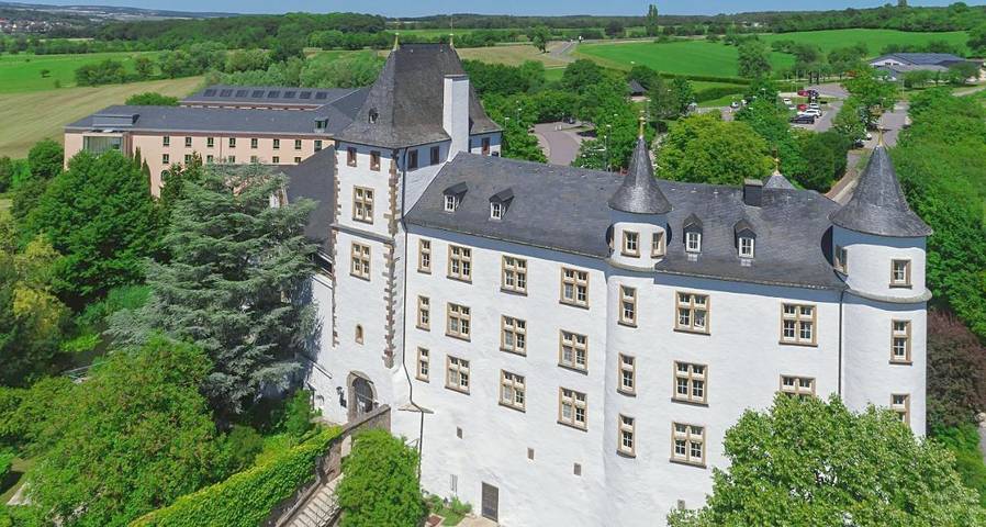 Hôtel pour 2 personnes, avec jacuzzi ainsi que sauna et jardin à Perl - 2