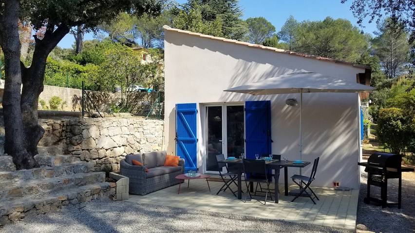 Gîte pour 4 personnes, avec piscine ainsi que jardin et terrasse à Trans-en-Provence - 2