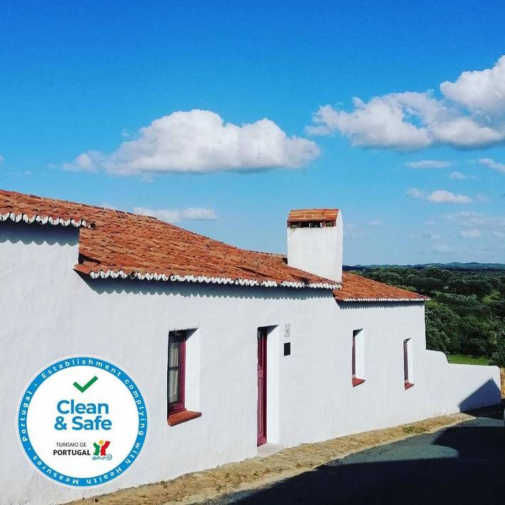 Maison de campagne pour 8 personnes, avec vue ainsi que jardin et piscine