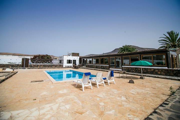 Casa rural para 8 personas, con jardín además de vistas y piscina, Se admiten mascotas en Puerto del Rosario