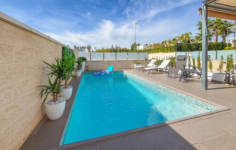 Ferienhaus für 6 Personen, mit Pool und Terrasse - 1