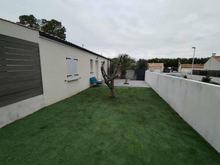 Location de vacances pour 6 personnes, avec piscine et jardin à Le Gué-d'Alleré - 2