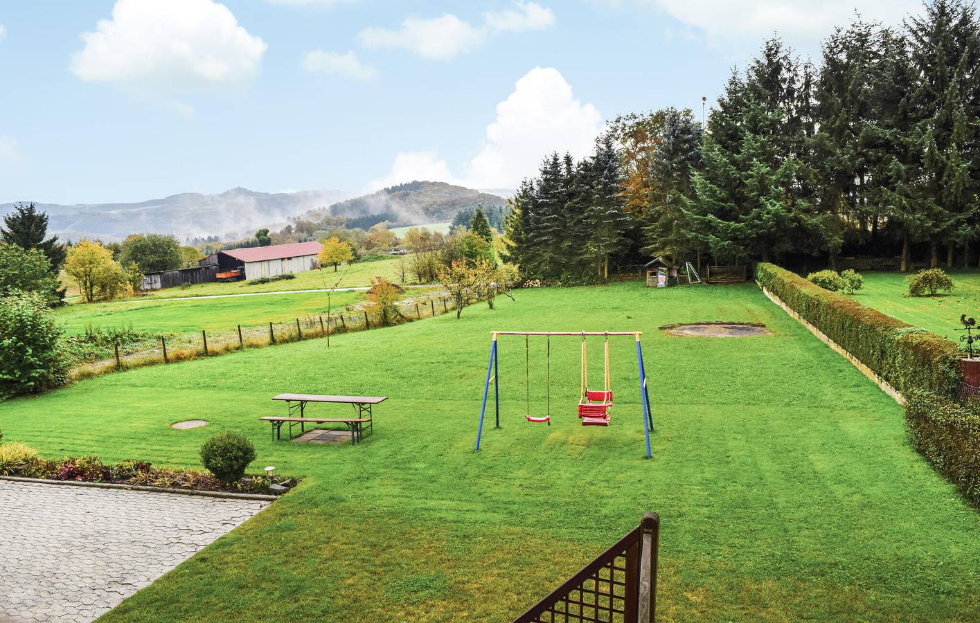 Ganze Ferienwohnung, Ruhiger Rückzugsort mit Terrasse, Garten und Parkplatz bei Rodder in Reifferscheid, Ahrtal