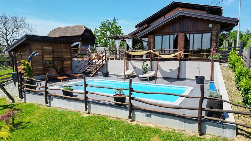 Villa für 6 Personen, mit Garten und Whirlpool sowie Terrasse - 1