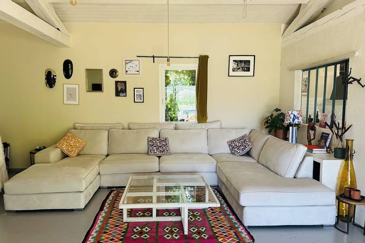 Location de vacances pour 6 personnes, avec terrasse ainsi que jardin et piscine à Robion - 2