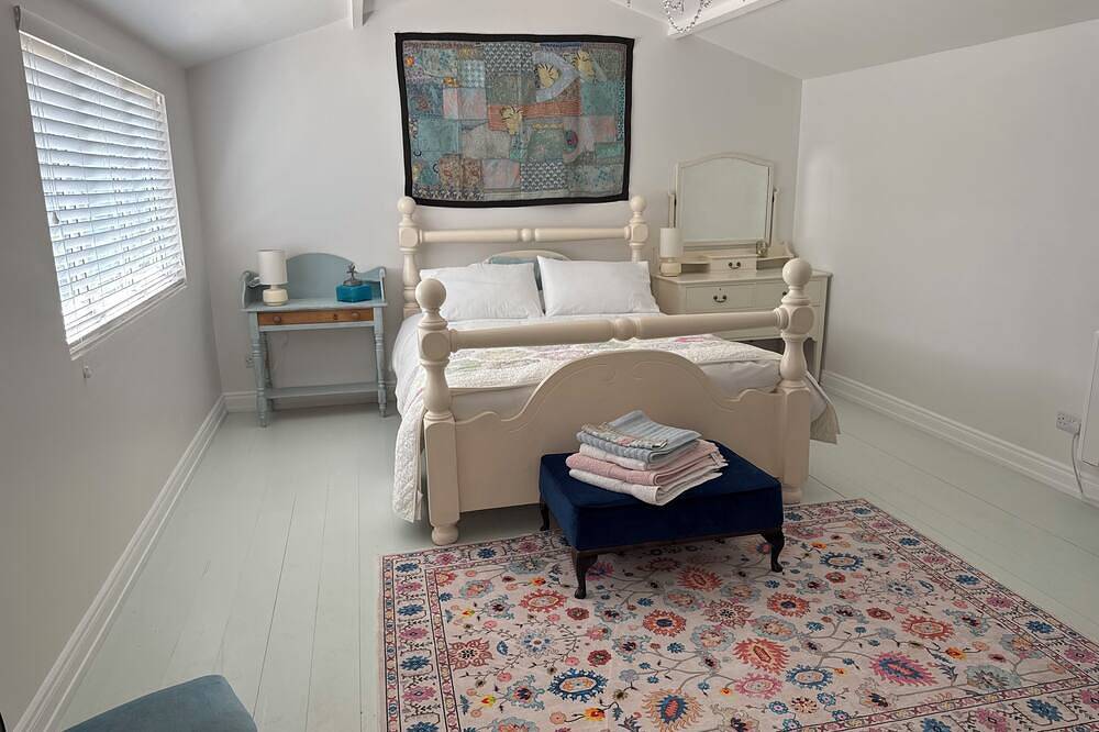 Charming 2-bedroom shabby chic cottage in beautiful Kinvara. in County Galway