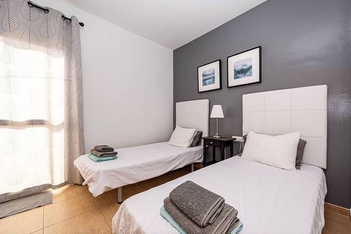 Modern 3 bedroom house close to the beach with a large pool.  Sleeps 6 people in Caleta de Fuste, Antigua