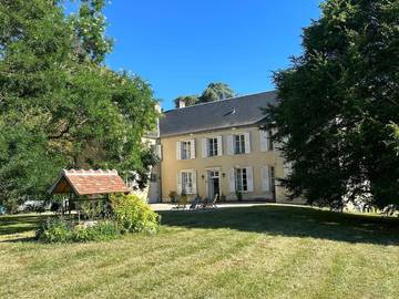 Location de vacances pour 12 personnes, avec jardin à Meunet-sur-Vatan