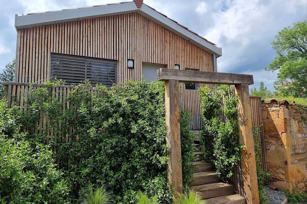 Maison intimiste avec Spa et sauna à 30 minutes de Lyon. Détente et intimité. in Jarnioux, Région de Villefranche-sur-Saône