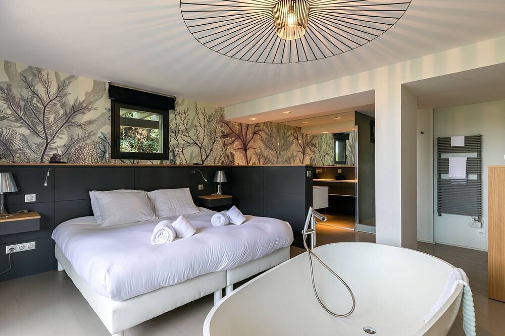 Hervorragende moderne hängende Villa mit Pool, Meerblick, Kamin in Biarritz in Biarritz, Bayonne und Umgebung