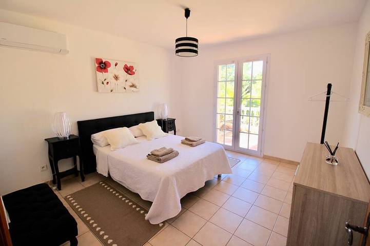 Location de vacances pour 8 personnes, avec terrasse à Les Arcs (Var) - 3