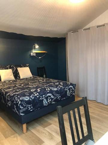 Gîte pour 2 personnes, avec vue et jardin à Odos